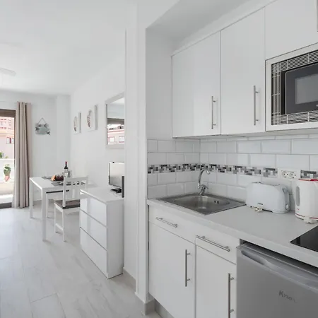 Estupendo Estudio En Castle Harbour Los Cristianos (Tenerife)